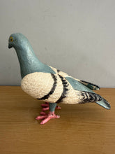 Load image into Gallery viewer, Cast Iron Pidgeon figure ornament