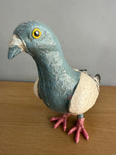 Load image into Gallery viewer, Cast Iron Pidgeon figure ornament