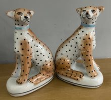 Load image into Gallery viewer, Ceramic Pair of Sitting Leopard Figures