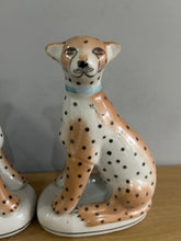 Load image into Gallery viewer, Ceramic Pair of Sitting Leopard Figures