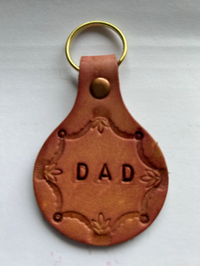 Leather Keyring Keyfob Round Personalised Letters DAD keychain Free UK Postage
