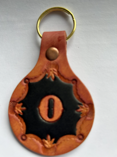 Leather Keyring Keyfob Round Personalised Letter O keychain Free UK Postage