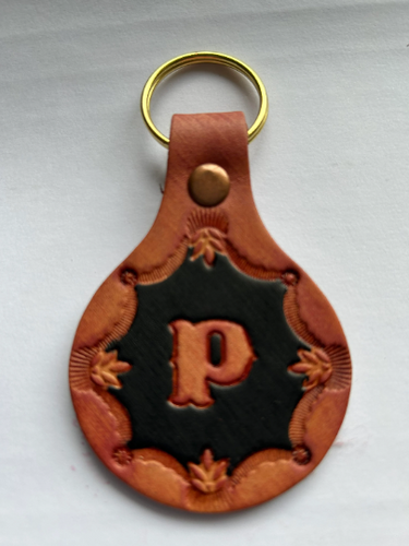 Leather Keyring Keyfob Round Personalised Letter P keychain Free UK Postage