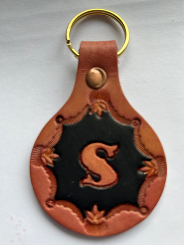 Leather Keyring Keyfob Round Personalised Letter S keychain Free UK Postage