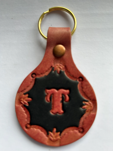 Leather Keyring Keyfob Round Personalised Letter T keychain Free UK Postage
